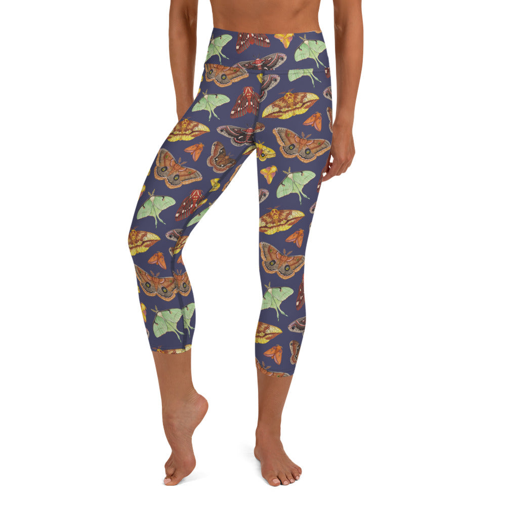 Moths All-Over Print XS-XL Capri Leggings