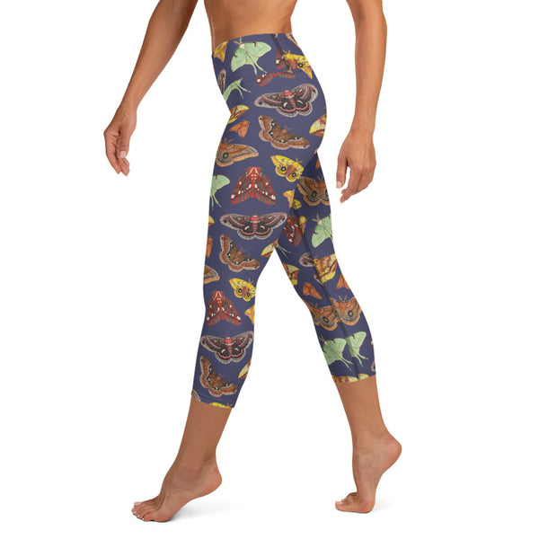 Moths All-Over Print XS-XL Capri Leggings